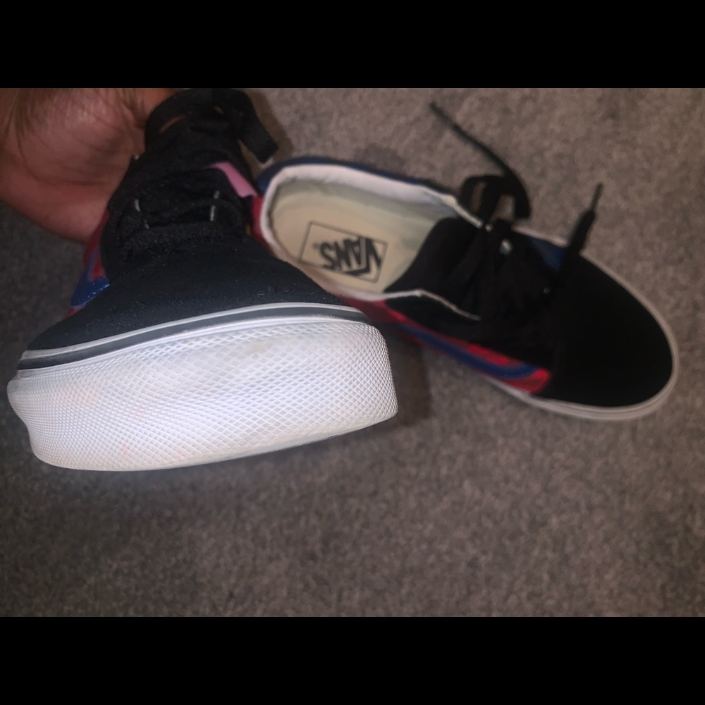 Vans - Picture 3 of 7